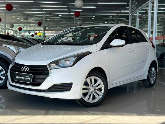 HYUNDAI HB20 1.0 COMFORT PLUS 12V FLEX 4P MANUAL HYUNDAI HB20 1.0 COMFORT PLUS 12V FLEX 4P MANUAL